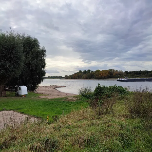 camping-strandterrasse-dormagenstrzelberg-eavyd