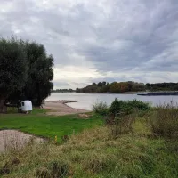 camping-strandterrasse-dormagenstrzelberg-eavyd