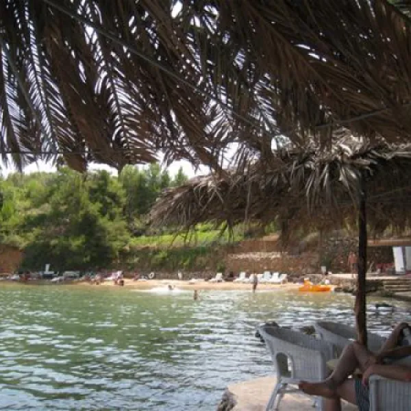 camping-grebisce-jelsa-ugvz6