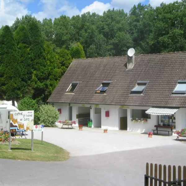 camping-la-fontaine-des-clercs-montreuil-f2nyh