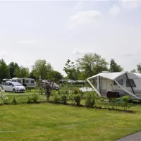 camping-am-see-st-plten-y6htd