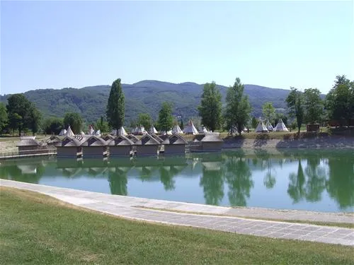 kamp-terme-catez-catez-ob-savi-rxp9s