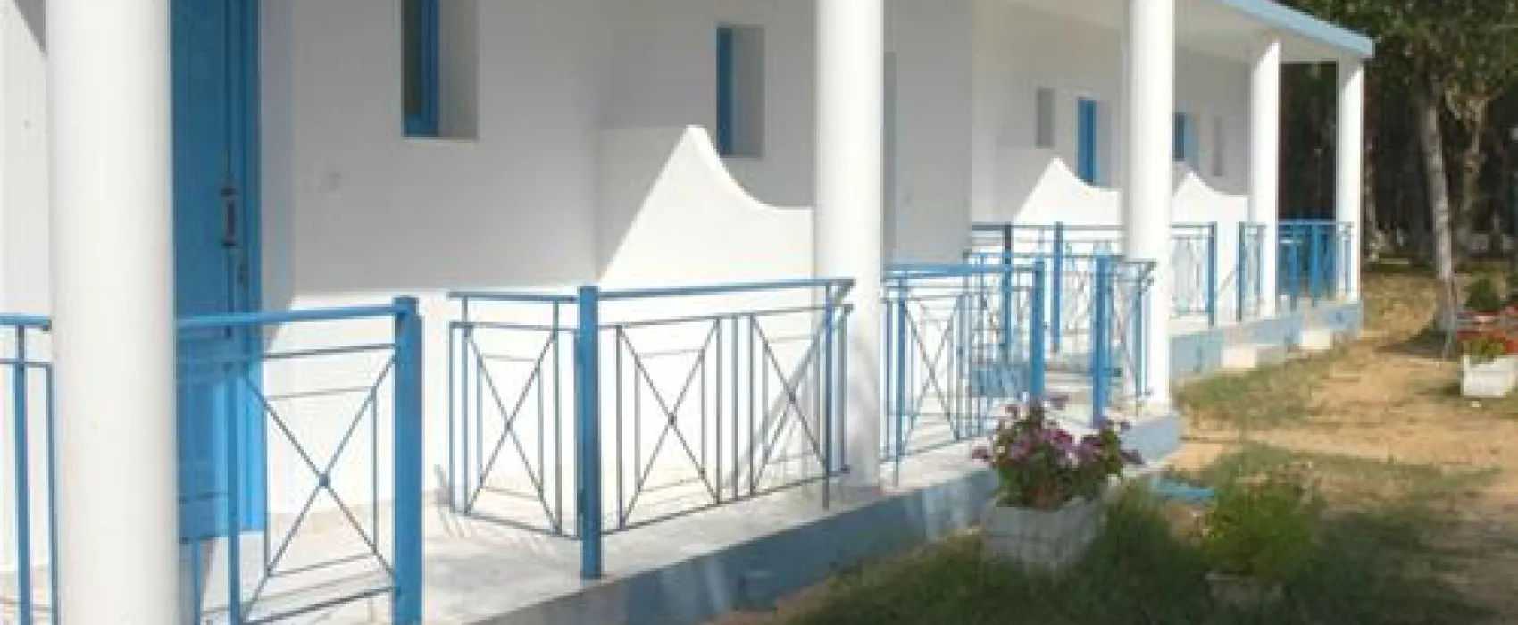 Camping Village Kalamitsi Beach