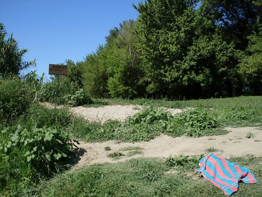 camping-bellerive-montfrin-oqwfp