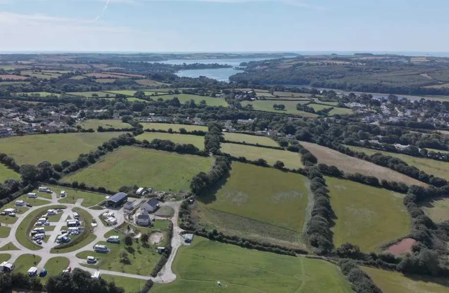 carnon-downs-caravan-and-camping-park-truro-aprnn