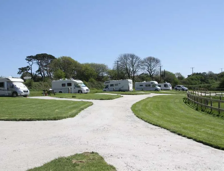 carnon-downs-caravan-and-camping-park-truro-rna1g