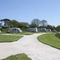 carnon-downs-caravan-and-camping-park-truro-rna1g