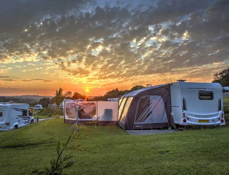 carnon-downs-caravan-and-camping-park-truro-wrpfq