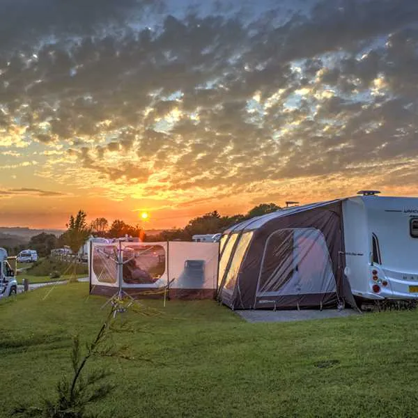 carnon-downs-caravan-and-camping-park-truro-wrpfq