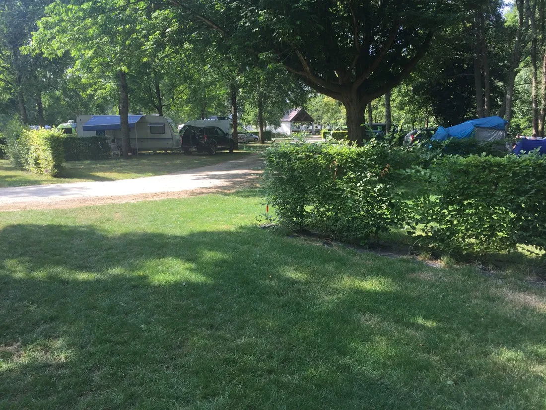 camping-municipal-le-serein-chablis-ci1zr