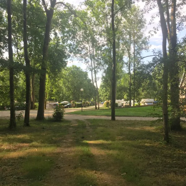 camping-municipal-le-serein-chablis-lau4c