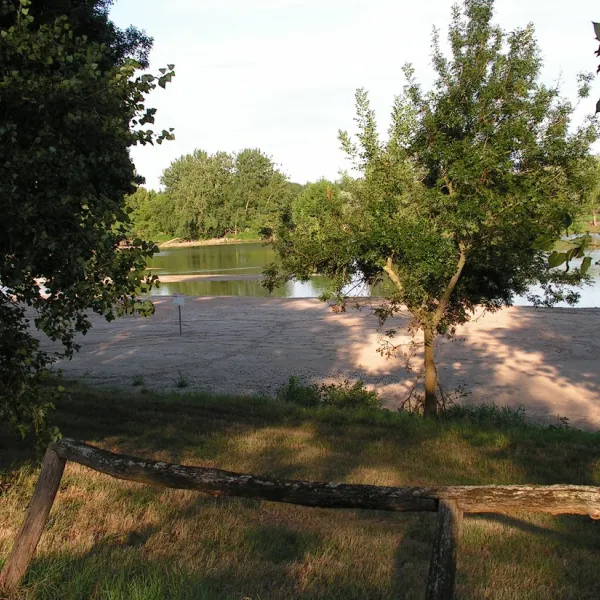 camping-municipal-des-bords-de-loire-chouze-sur-loire-ncs3z