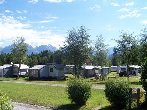 camping-neunbrunnen-am-waldsee-maishofen-qoewa