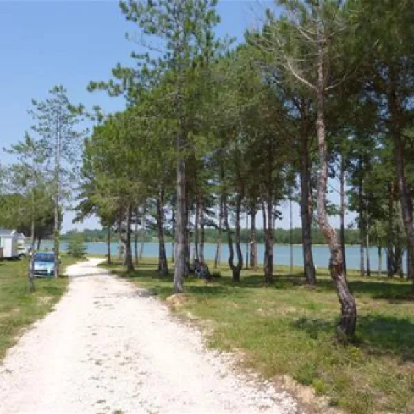 flower-camping-lac-de-thoux-st-cricq-thoux-5qrej