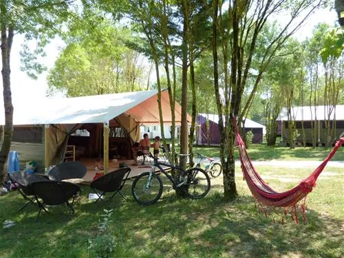 flower-camping-lac-de-thoux-st-cricq-thoux-mftk7