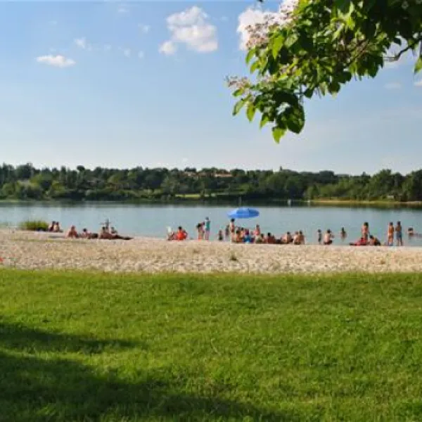 flower-camping-lac-de-thoux-st-cricq-thoux-qcn8d