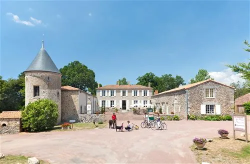 domaine-des-forges-avrill-db1zk