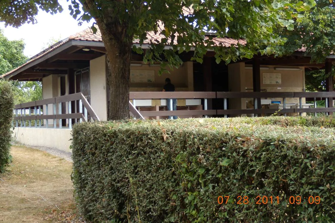 camping-municipal-le-val-darroux-toulon-sur-arroux-apggg