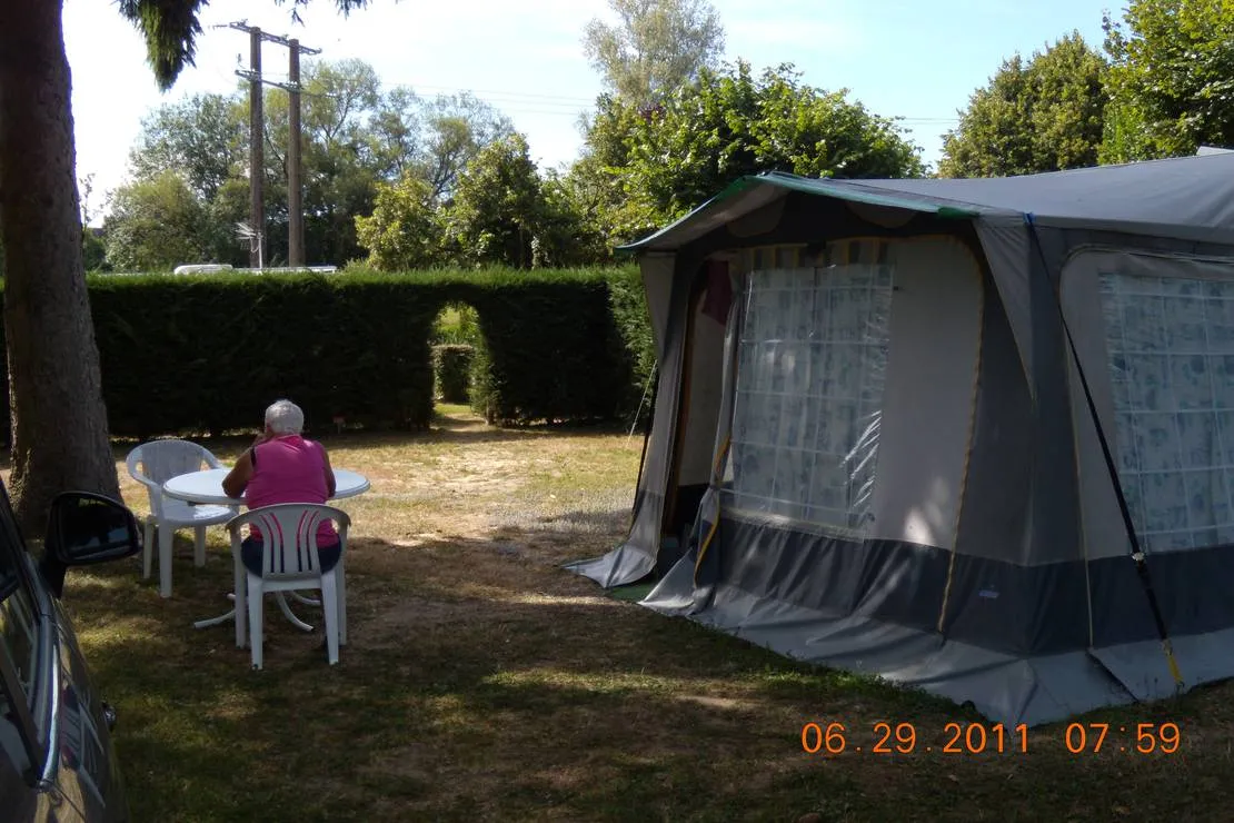 camping-municipal-le-val-darroux-toulon-sur-arroux-r7bpu