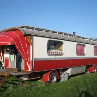 woonwagencamping-boheems-paradijs-bijzondere-overnachting-den-hool-7zh84