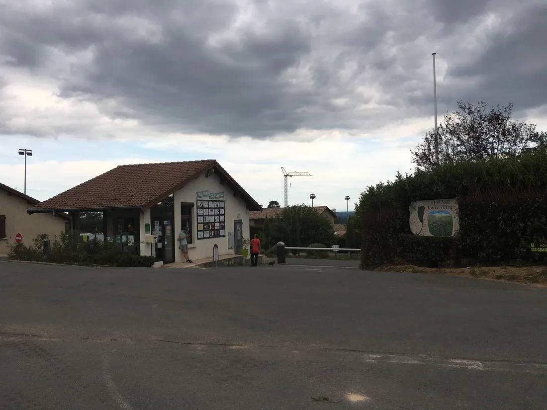 vivacamp-la-grappe-fleurie-fleurie-rhone-eniud