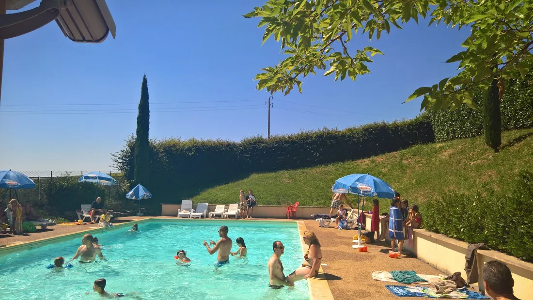 vivacamp-la-grappe-fleurie-fleurie-rhone-inwpy