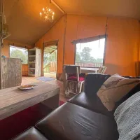 bozedown-boltholes-reading-lw3js