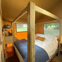 bozedown-boltholes-reading-xvcou