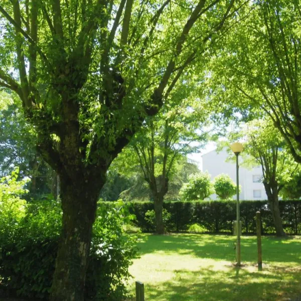 camping-municipal-la-rivoirette-morestel-ewfjr