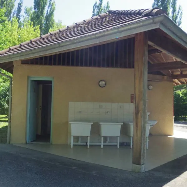 camping-municipal-la-rivoirette-morestel-fuwfg