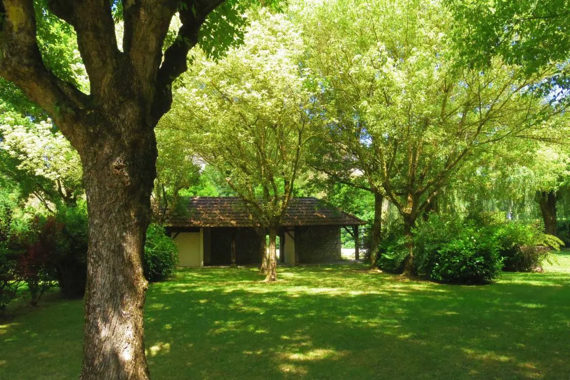 camping-municipal-la-rivoirette-morestel-nvpx6