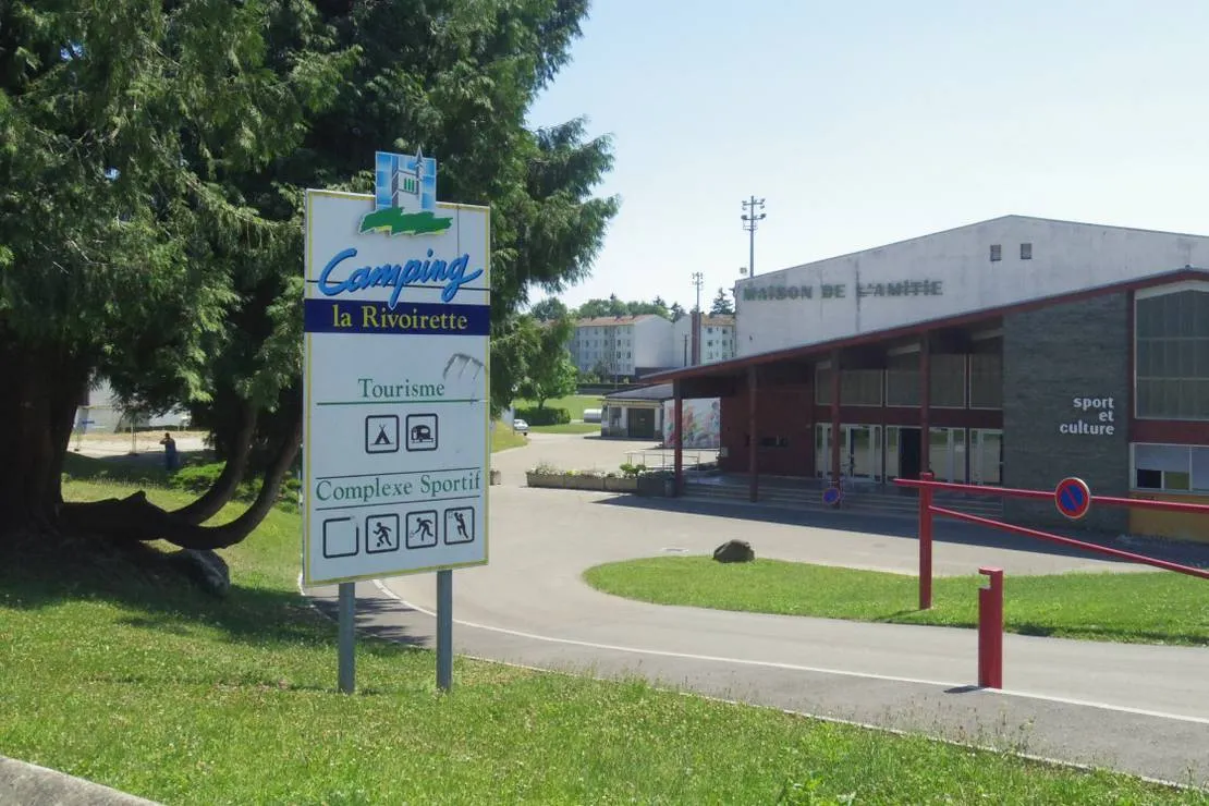 camping-municipal-la-rivoirette-morestel-o40ba
