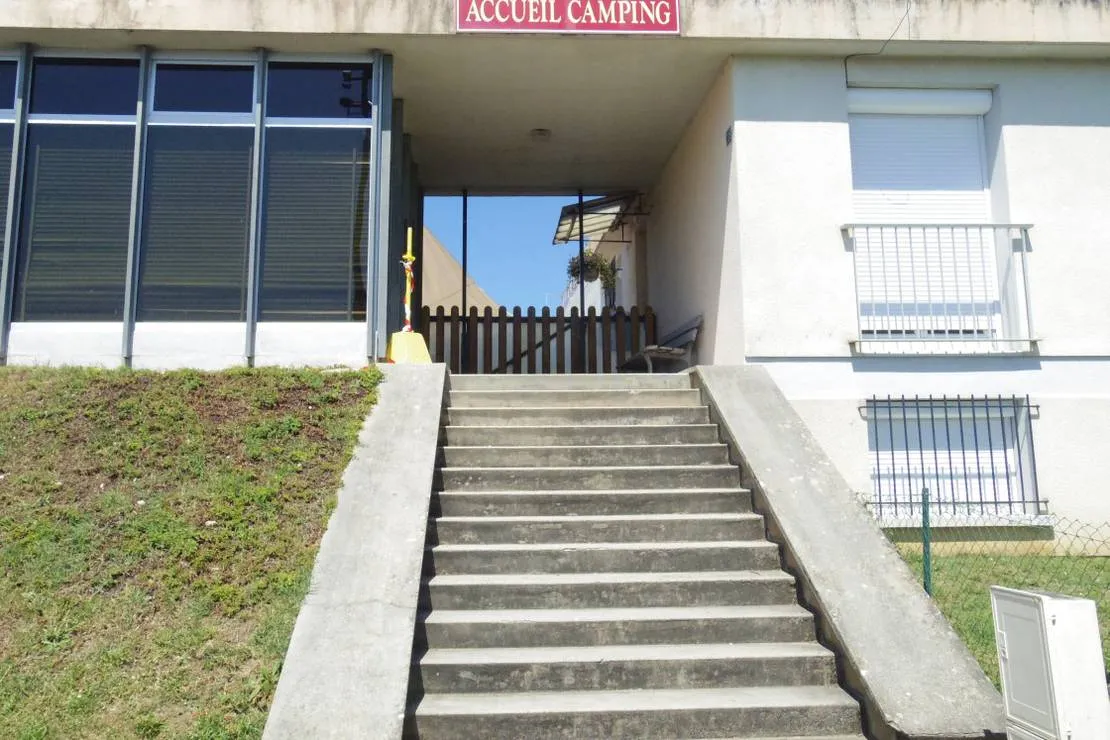 camping-municipal-la-rivoirette-morestel-pzh3u