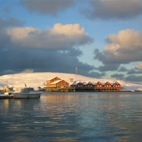 adventure-camp-mehamn-mehamn-albjx