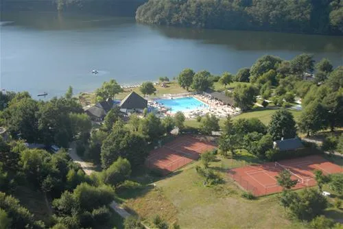 camping-les-tours-saint-amans-des-cots-akr7b