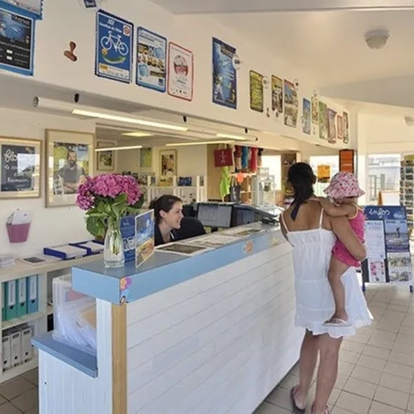 flower-camping-les-paludiers-batz-sur-mer-dd86z
