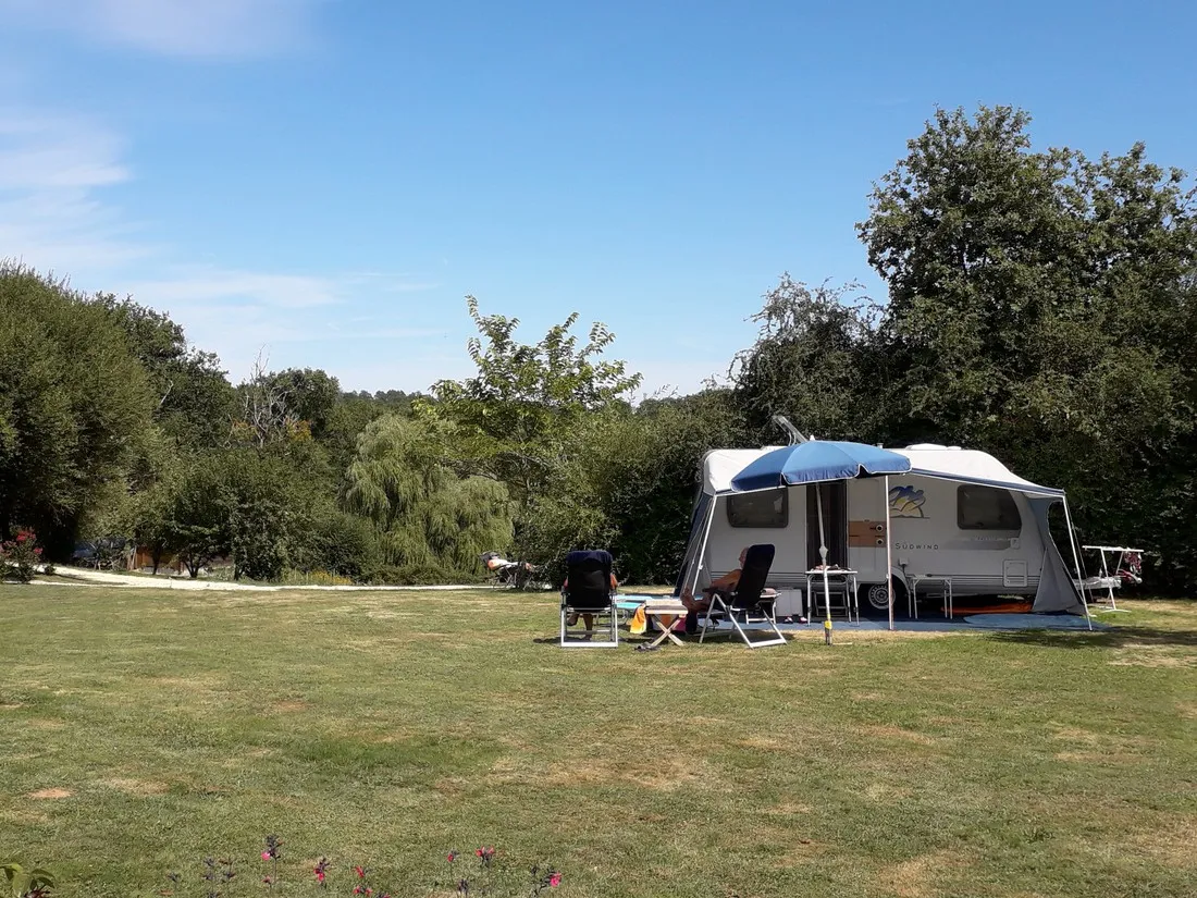 gite-la-grenouille-vacances-hautefort-pkw1n