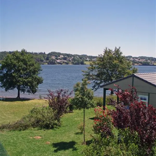 camping-le-hameau-des-lacs-villefranche-de-panat-kkypb