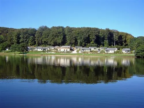 camping-le-hameau-des-lacs-villefranche-de-panat-x8jhb