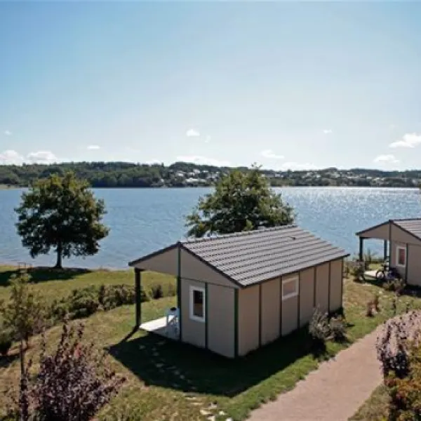 camping-le-hameau-des-lacs-villefranche-de-panat-xchbm