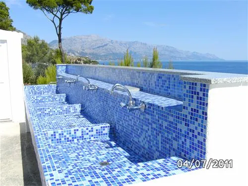 camping-sirena-omis-b07j7