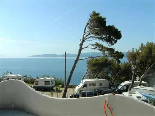 camping-sirena-omis-h7vvk