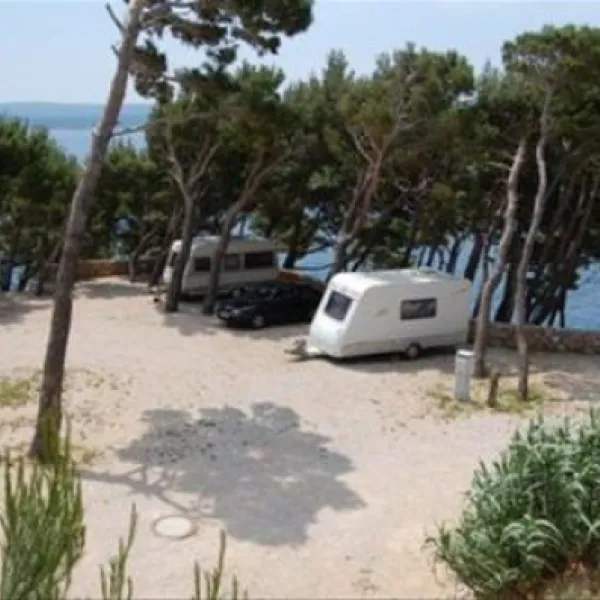 camping-sirena-omis-hjkuh