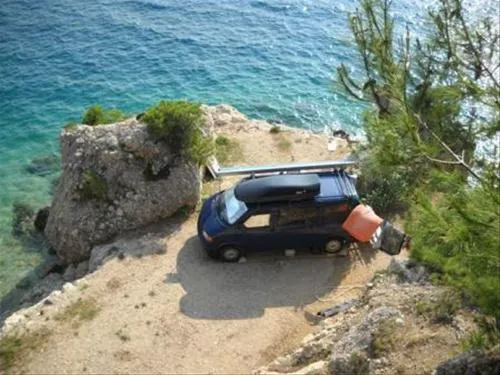 camping-sirena-omis-j8hnd