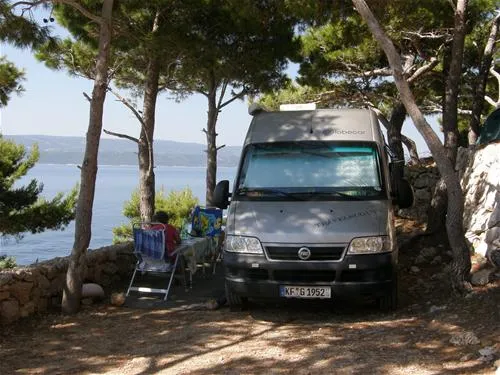 camping-sirena-omis-jk3iy