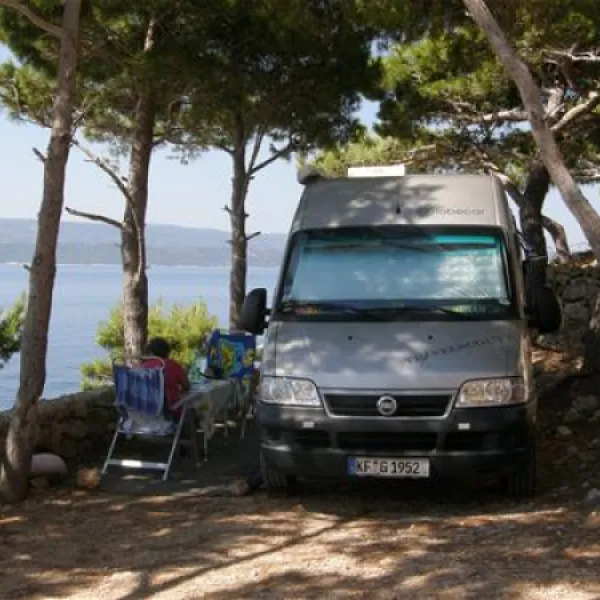 camping-sirena-omis-jk3iy