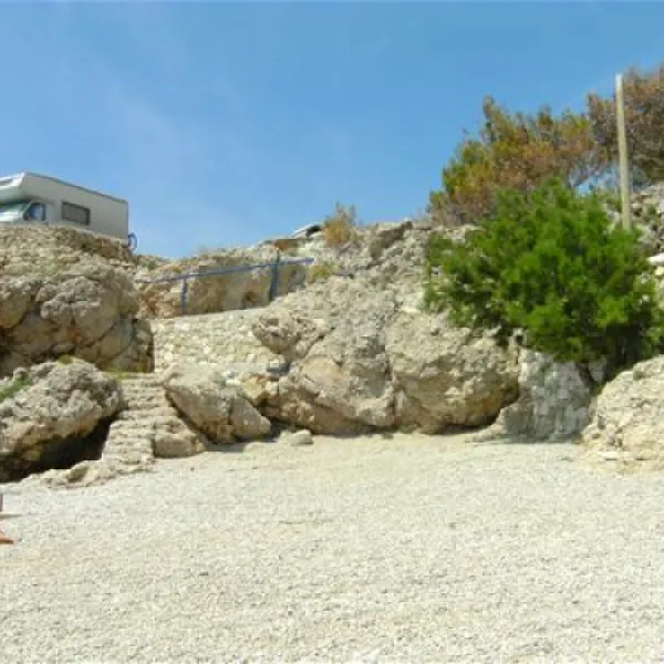 camping-sirena-omis-p7euo