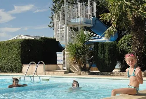 camping-le-robinson-colleville-sur-mer-b2xdy
