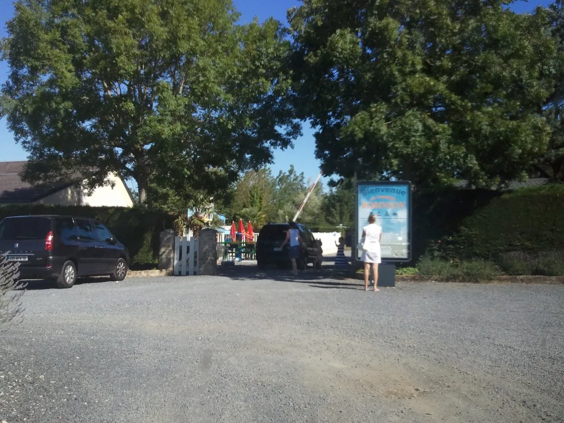 camping-le-robinson-colleville-sur-mer-ojazl