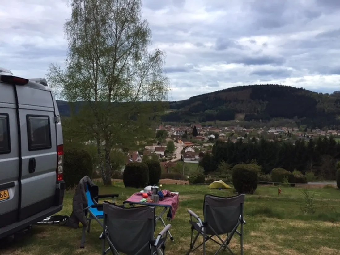 camping-du-chateau-grangessurvologne-yvznm